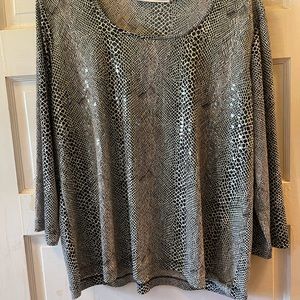 Simonton Says Xl snake print top black white